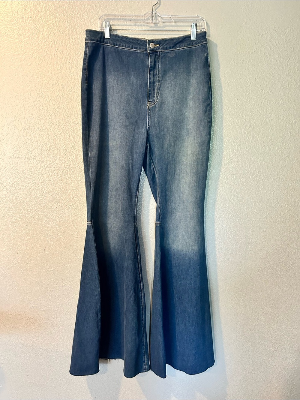 Free People We The Free Just Float On Blue Flare Jeans Bell Bottoms Size 32